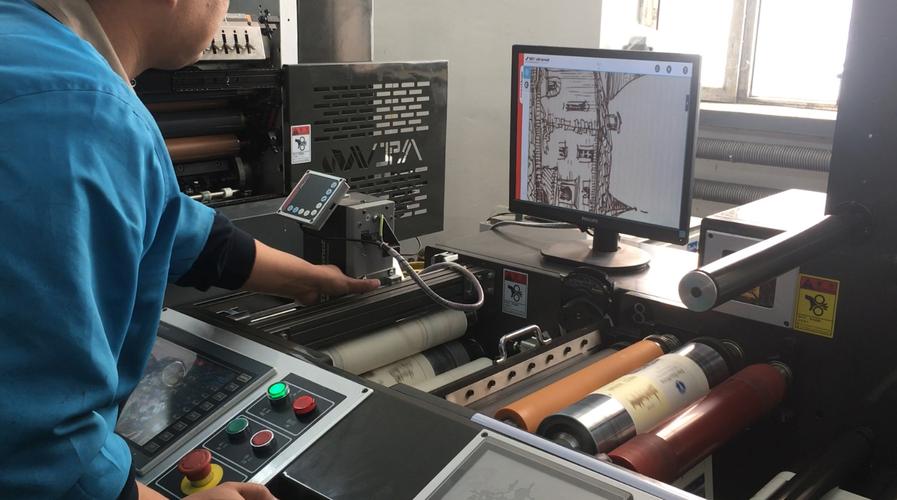 包裝設(shè)計(jì),設(shè)計(jì),制作,代理,發(fā)布國(guó)內(nèi)廣告業(yè)務(wù);經(jīng)銷(xiāo):紙張,印刷耗材等